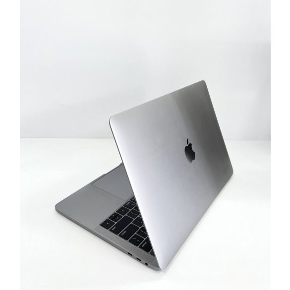 Apple MacBook Pro 13" / i7 / 16GB RAM / 256GB SSD / 4x Thunderbolt 3 /2019/   használt laptop garanciával