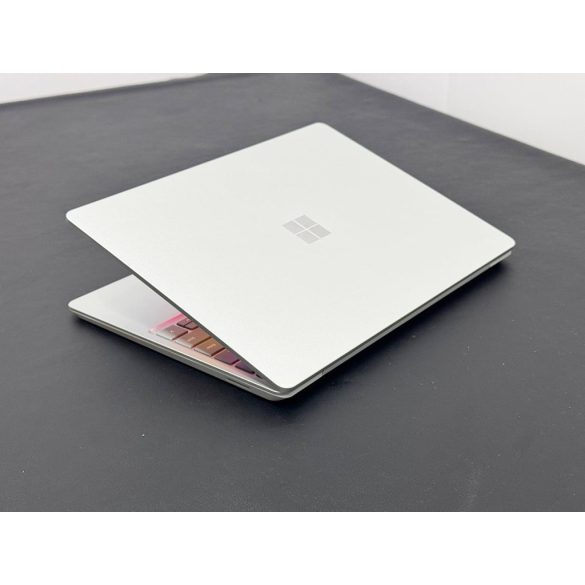 Microsoft Surface Laptop Go | i5-1035G1 | 8GB RAM | 128GB SSD | 12,4" Érintőkijelző | Windows 11 Pro | Használt Laptop Garanciával